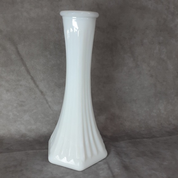 Vintage E.O. Brody Co 145 Milk Glass Bud Vase Small 6 " White - Picture 2 of 6